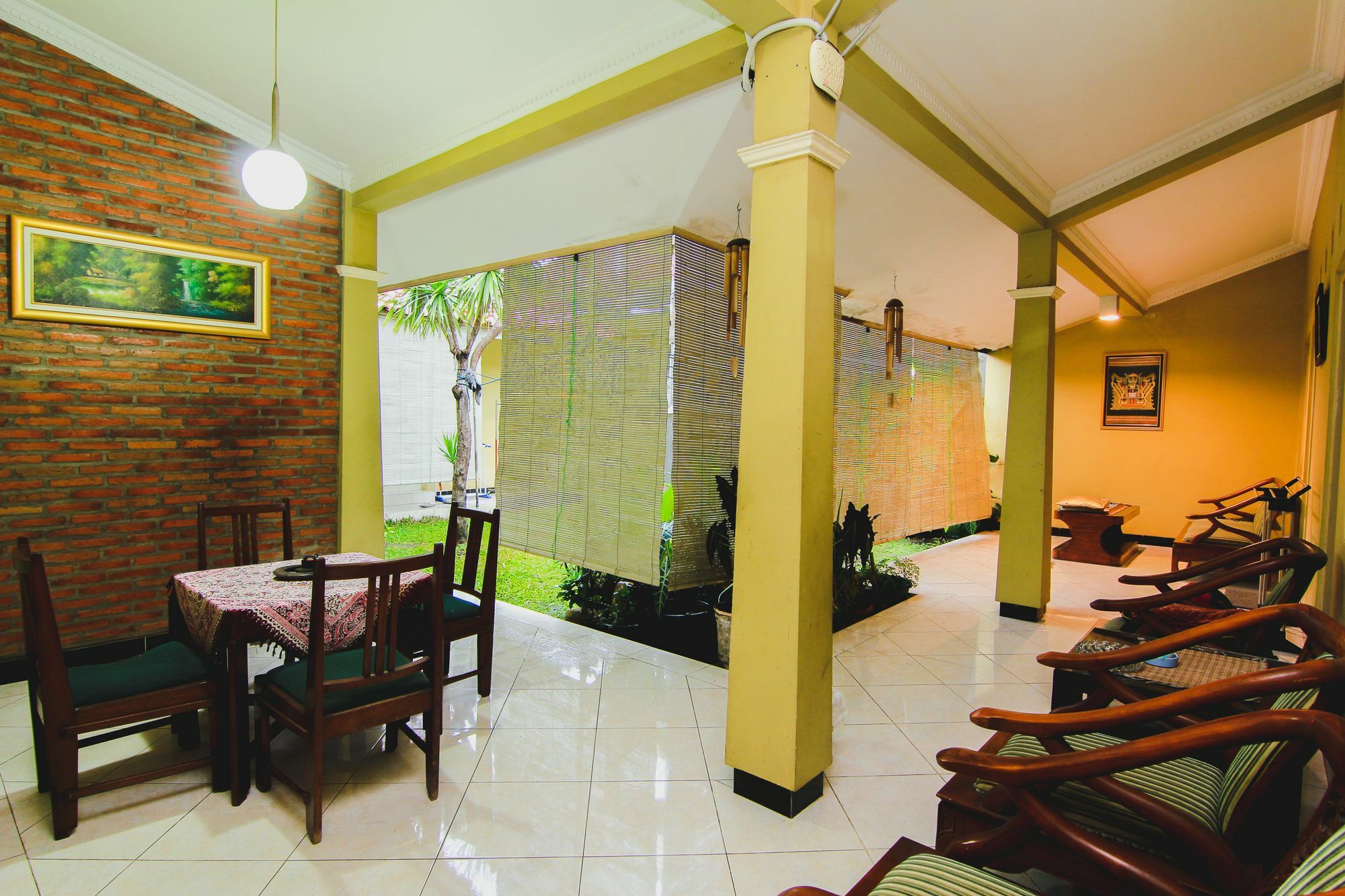 Griya Batik Giri Sekar Homestay Γιογκιακάρτα Εξωτερικό φωτογραφία